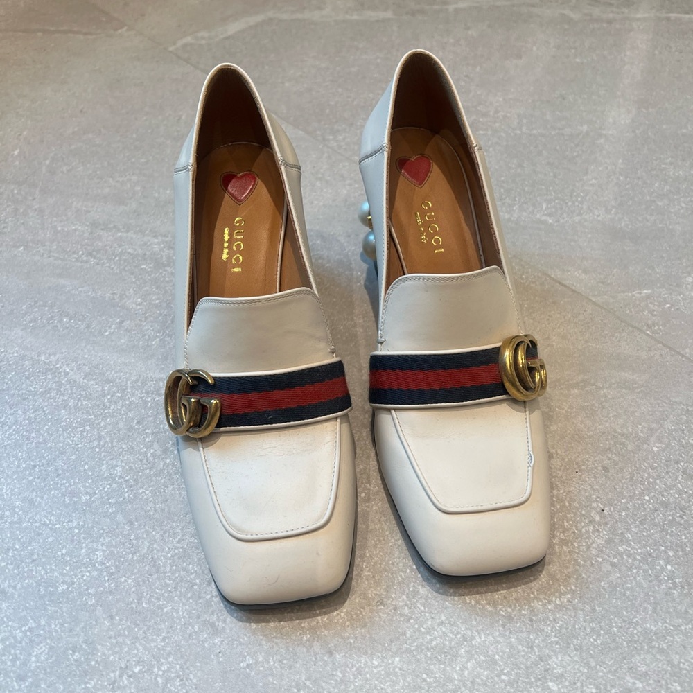 Gucci shoes with pearl detail. Only worn a few times. Great condition. Size 7.5